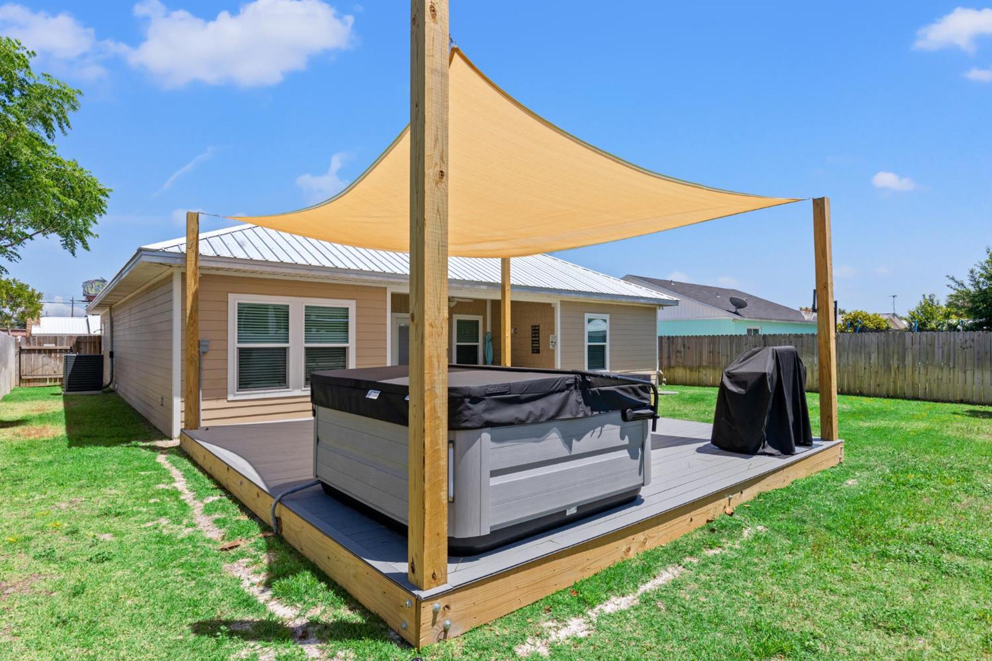 Amazing New 3br/2ba Laguna Beach! / 6p Golf Cart: 2 Mins To Beach/west Pcb *