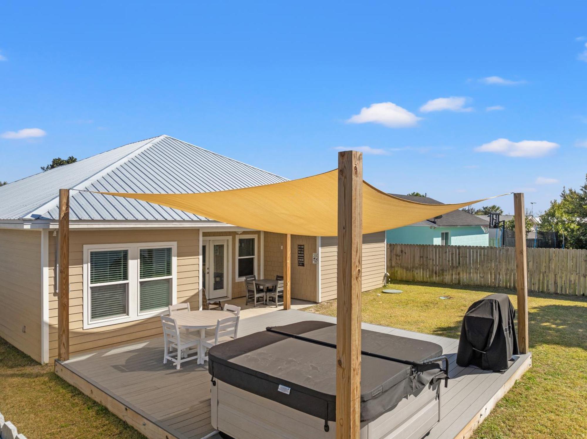 Amazing New 3br/2ba Laguna Beach! / 6p Golf Cart: 2 Mins To Beach/west Pcb Holiday home *